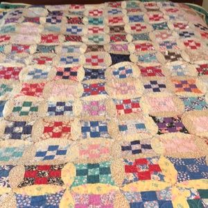 VINTAGE QUILT pieced- FARMHOUSE Shabby Chic